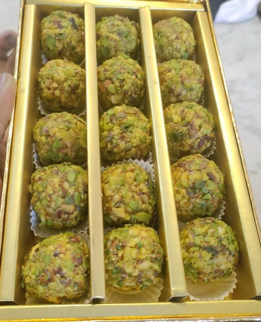 Pistah Laddu Box (5nos)